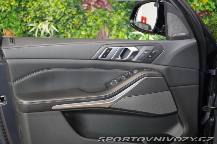 BMW X5 40i*M*SKY-L*TAŽNÉ*MASÁŽ*H 2020
