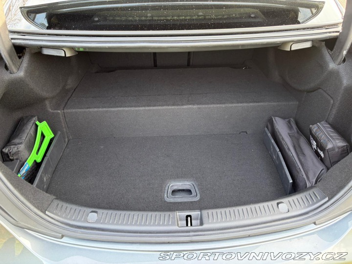 Mercedes-Benz E  2020