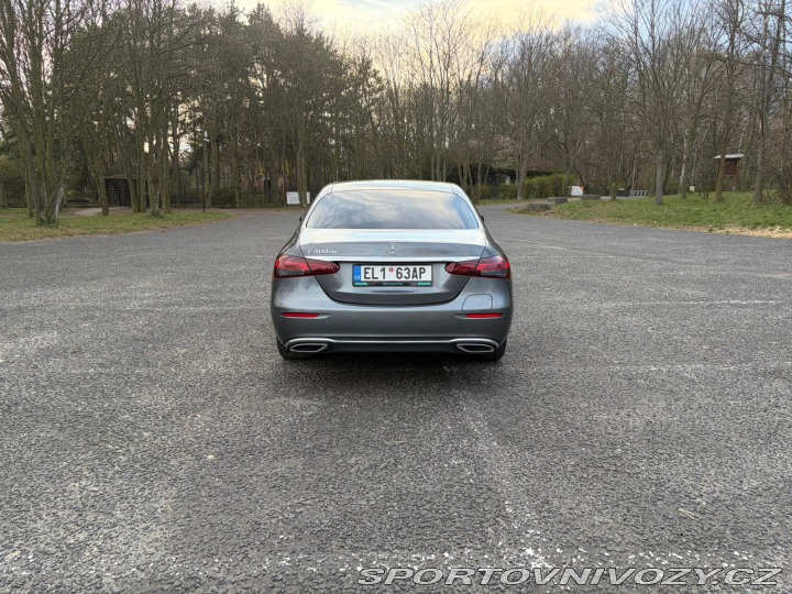 Mercedes-Benz E  2020