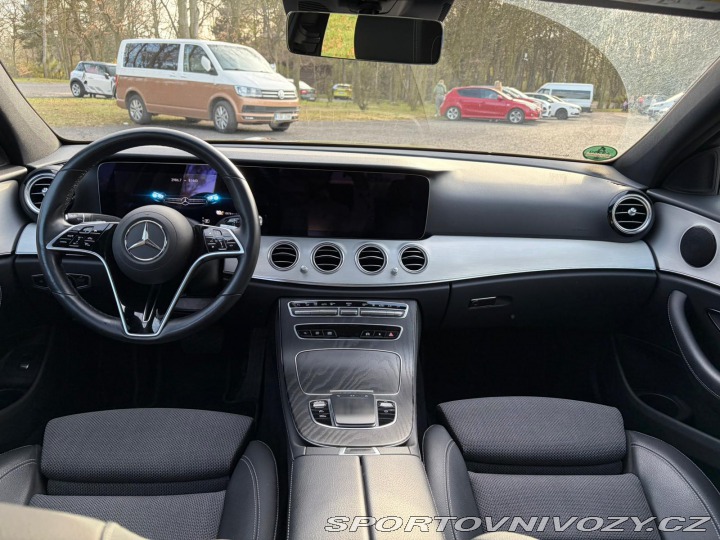 Mercedes-Benz E  2020