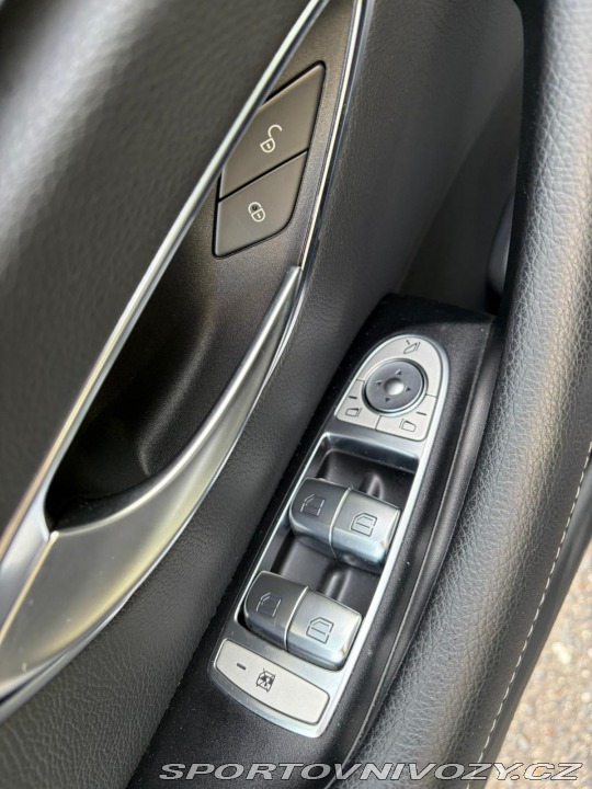 Mercedes-Benz E  2020