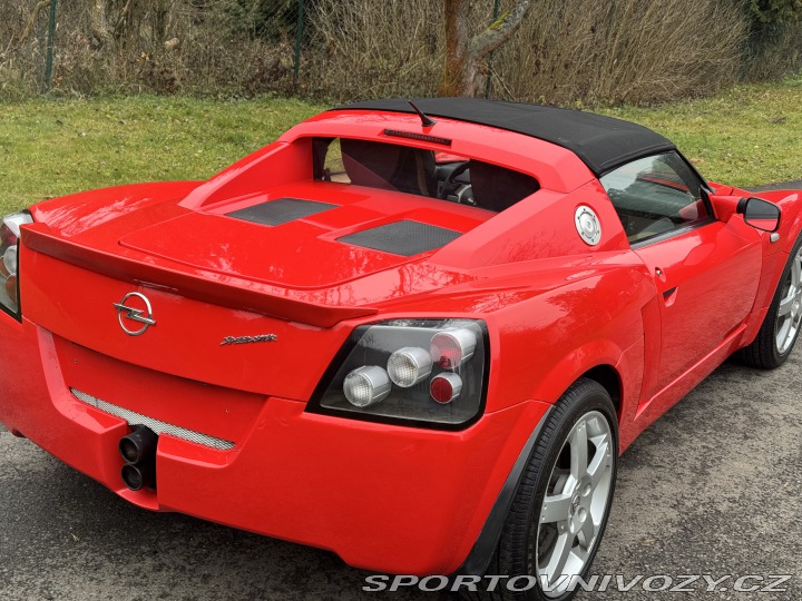Opel Speedster 2.2 unikátní historie 2001