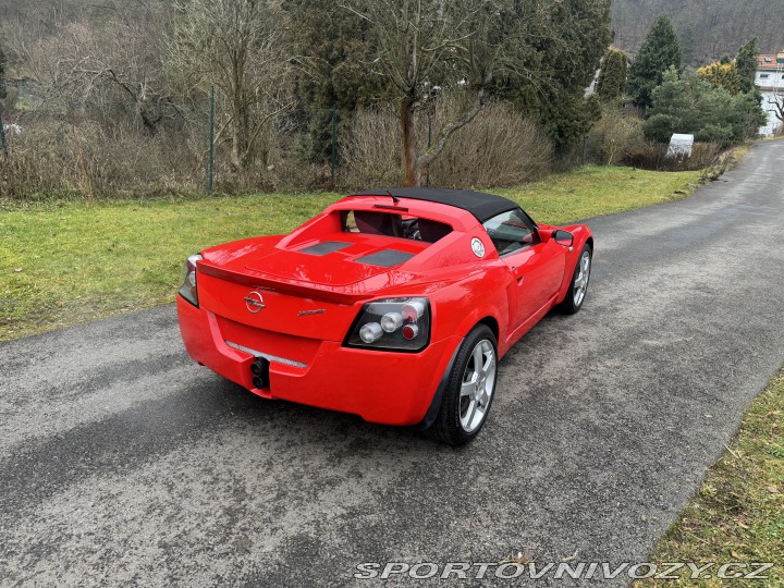 Opel Speedster 2.2 unikátní historie 2001
