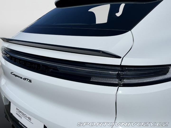 Porsche Cayenne GTS 2026