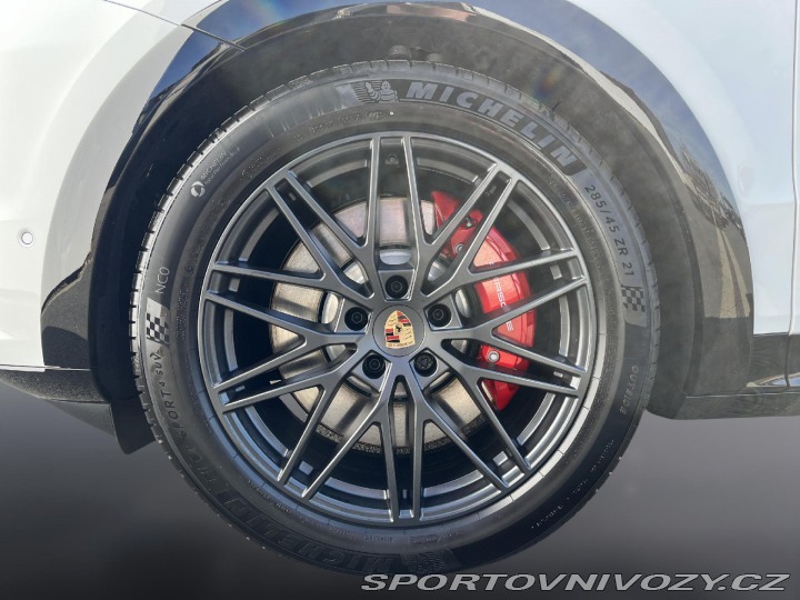 Porsche Cayenne GTS 2026