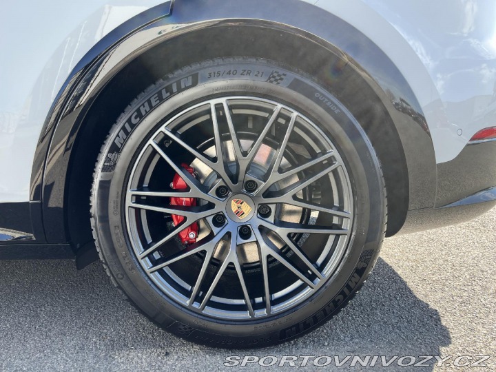 Porsche Cayenne GTS 2026