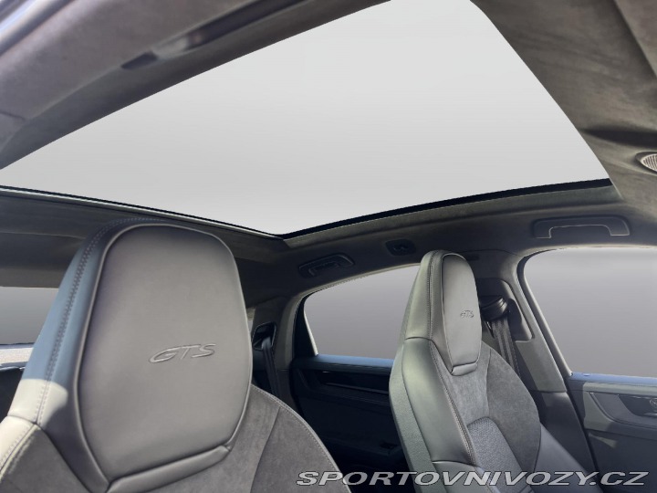 Porsche Cayenne GTS 2026