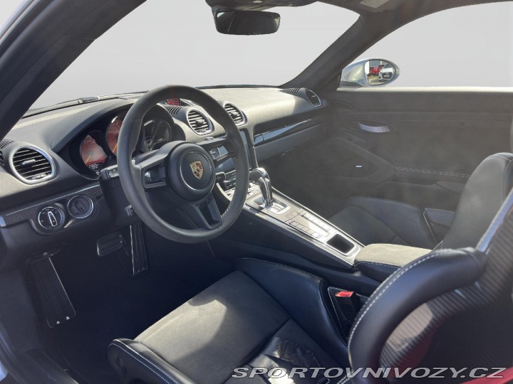 Porsche Cayman GT4 2021