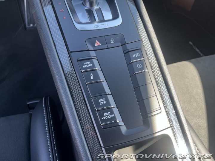 Porsche Cayman GT4 2021