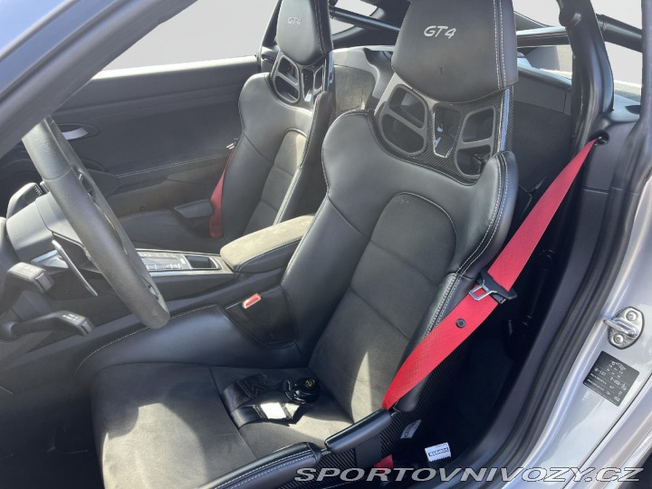 Porsche Cayman GT4 2021