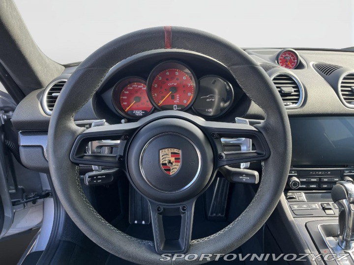 Porsche Cayman GT4 2021