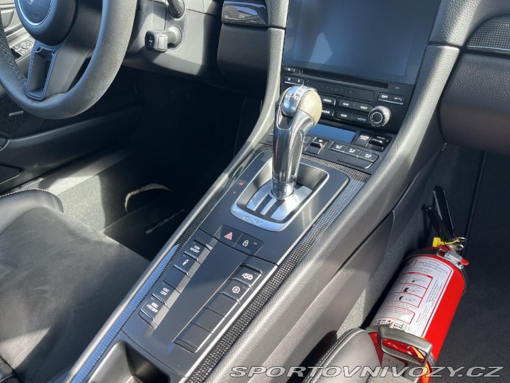 Porsche Cayman GT4 2021