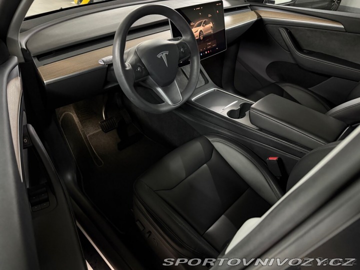 Tesla Model Y AWD Long Range Dual Motor 2024