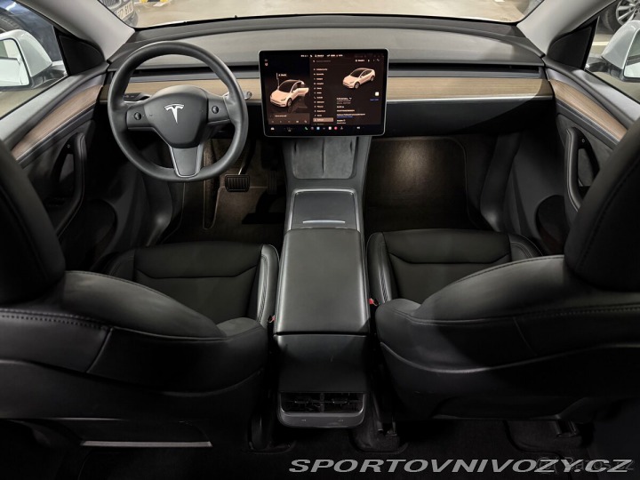 Tesla Model Y AWD Long Range Dual Motor 2024