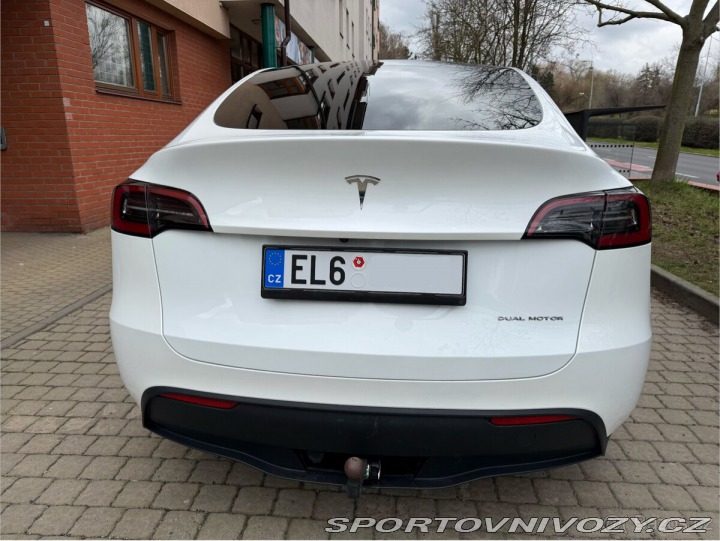 Tesla Model Y AWD Long Range Dual Motor 2024