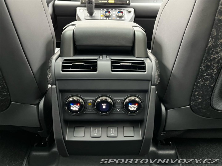 Ostatní značky Ostatní modely Land Rover Defender 4,4 110 OCTA P635 V8 AWD 2026