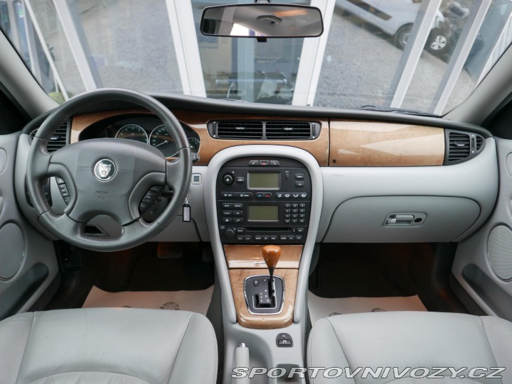 Jaguar X-Type 3,0 V6 AWD Executive REZE 2003