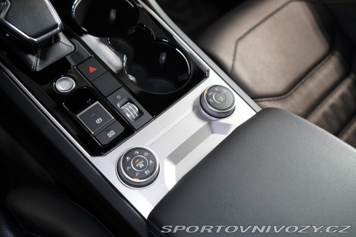 Volkswagen Ostatní modely Touareg 3.0TDI*4M*R-LINE*VZDUCH*M 2020