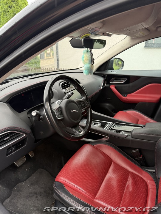 Jaguar F-Pace  2018