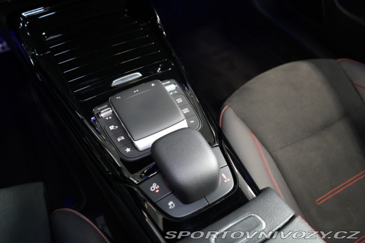 Mercedes-Benz CLA 45S*AMG*SB*PANO*TAŽNÉ*BUR 2023