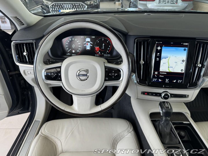Volvo V90 CC*D5 173kW*AWD*KeyLess*T 2018