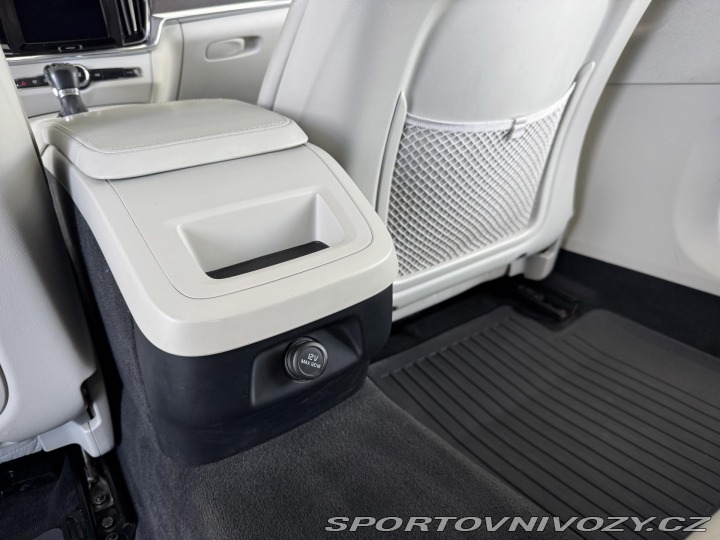 Volvo V90 CC*D5 173kW*AWD*KeyLess*T 2018