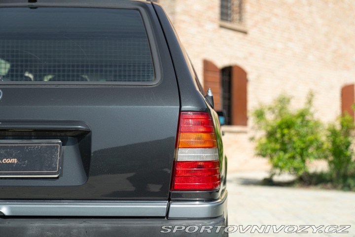 Mercedes-Benz E TE 200 16V SPORTLINE 1992