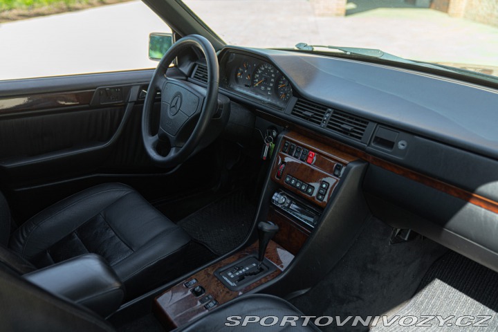 Mercedes-Benz E TE 200 16V SPORTLINE 1992