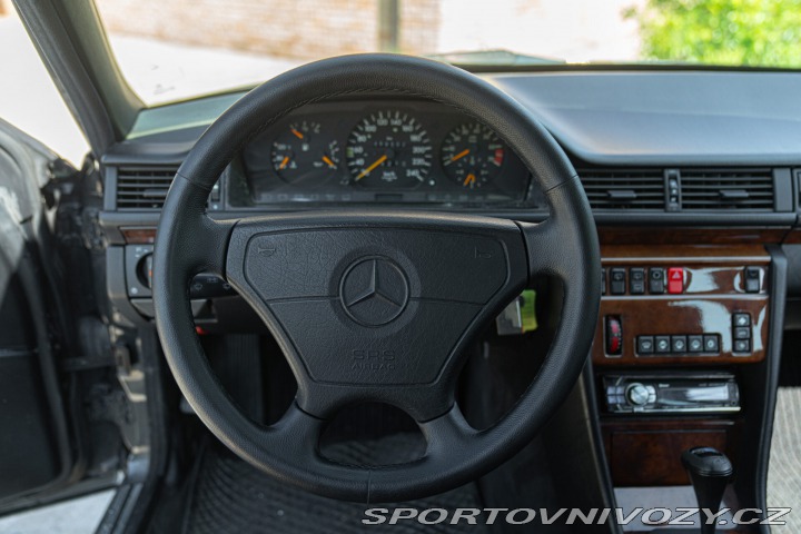 Mercedes-Benz E TE 200 16V SPORTLINE 1992