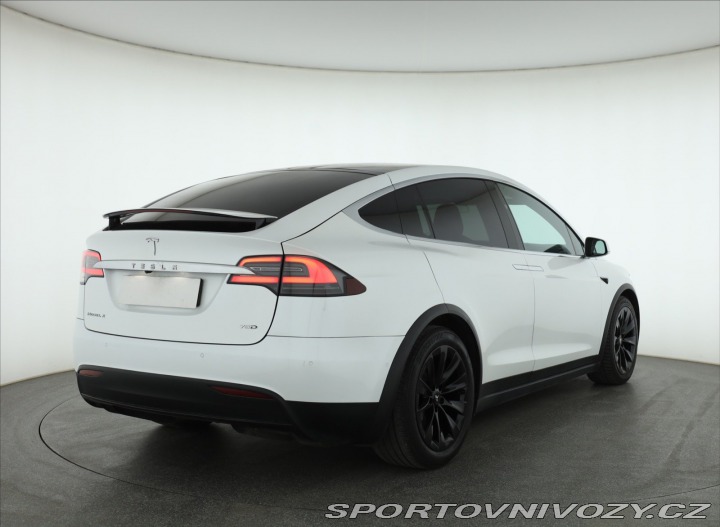 Tesla Model X 75D 2018