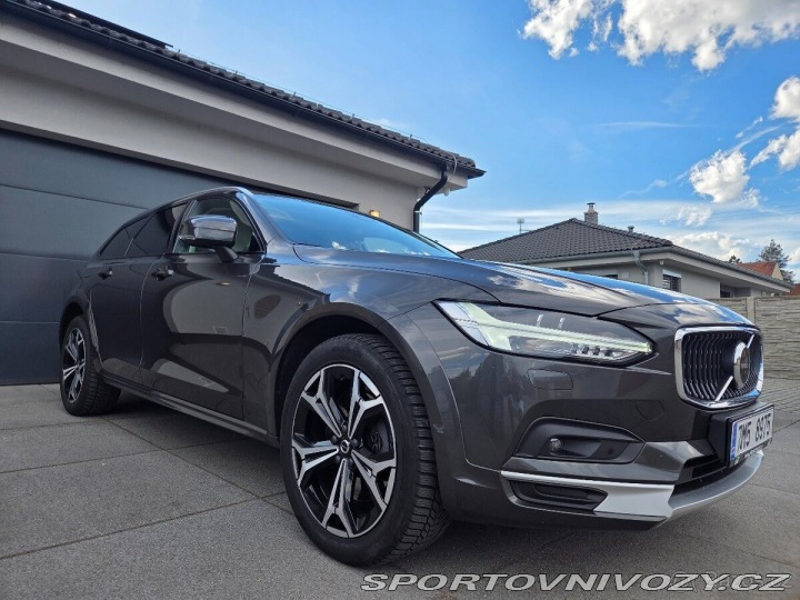 Volvo V90 najeto 122tis KM, plná vý 2022