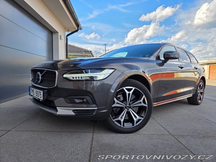 Volvo V90 najeto 122tis KM, plná vý 2022