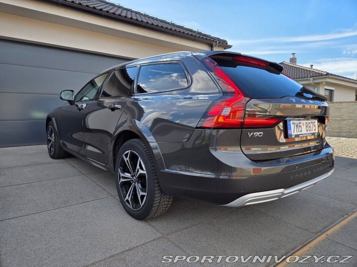 Volvo V90 najeto 122tis KM, plná vý 2022