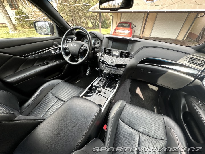 Infiniti Ostatní modely M37/Q70 2011