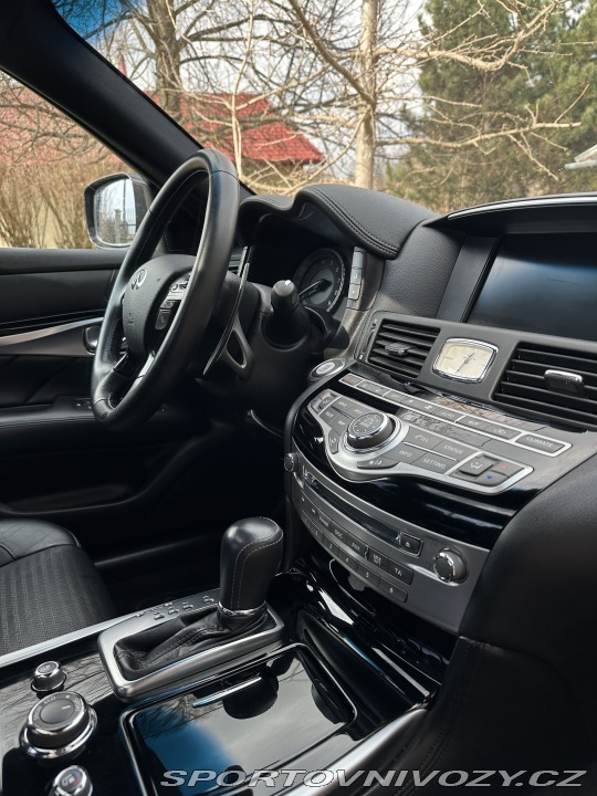 Infiniti Ostatní modely M37/Q70 2011