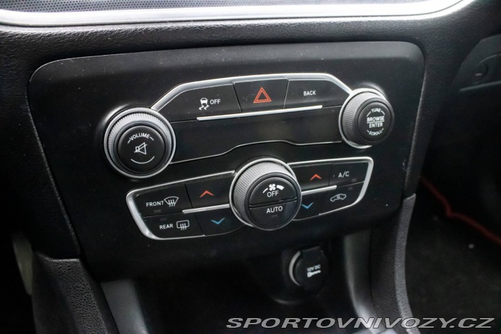 Dodge Charger 3.6 SXT / 218kW / ZÁRUKA 2016