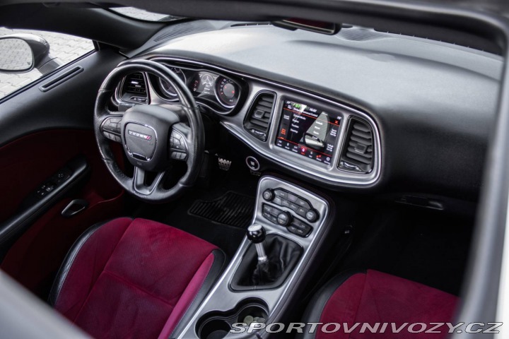 Dodge Challenger 5.7 HEMI SHAKER / MT / L 2017