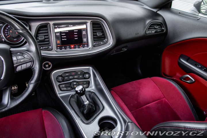 Dodge Challenger 5.7 HEMI SHAKER / MT / L 2017