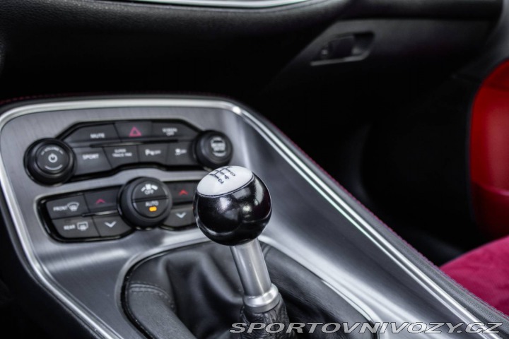Dodge Challenger 5.7 HEMI SHAKER / MT / L 2017
