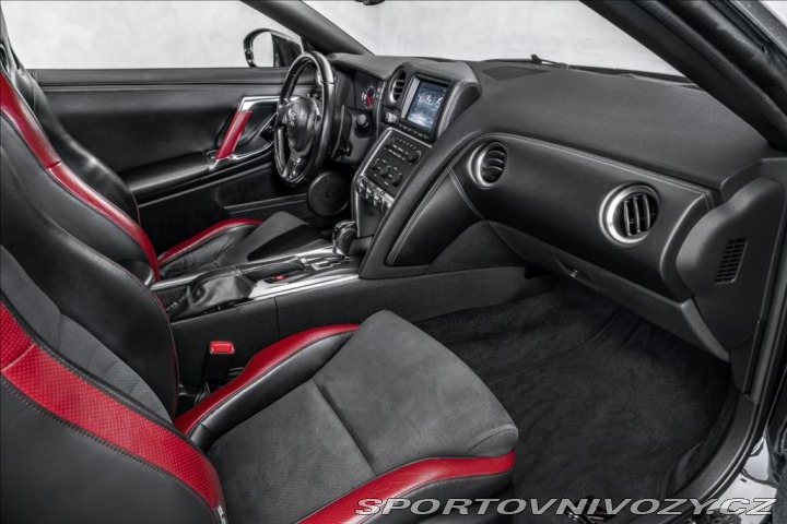Nissan GT-R Black edition 620PS 2011
