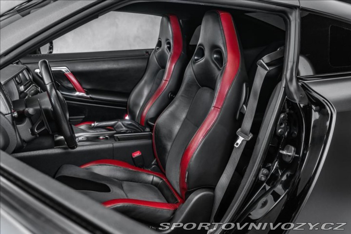 Nissan GT-R Black edition 620PS 2011
