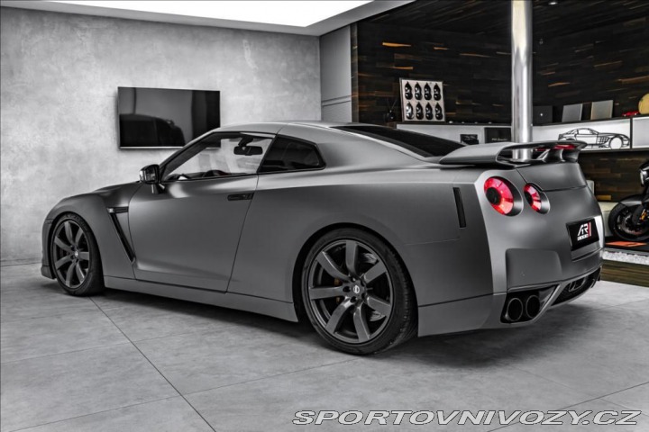 Nissan GT-R Black edition 620PS 2011