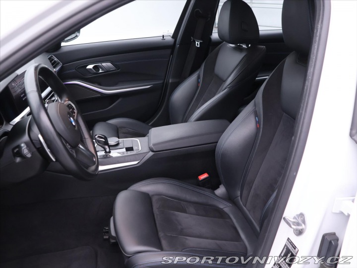 BMW 3 2.0 330i 190kW M-Sport CZ 2021
