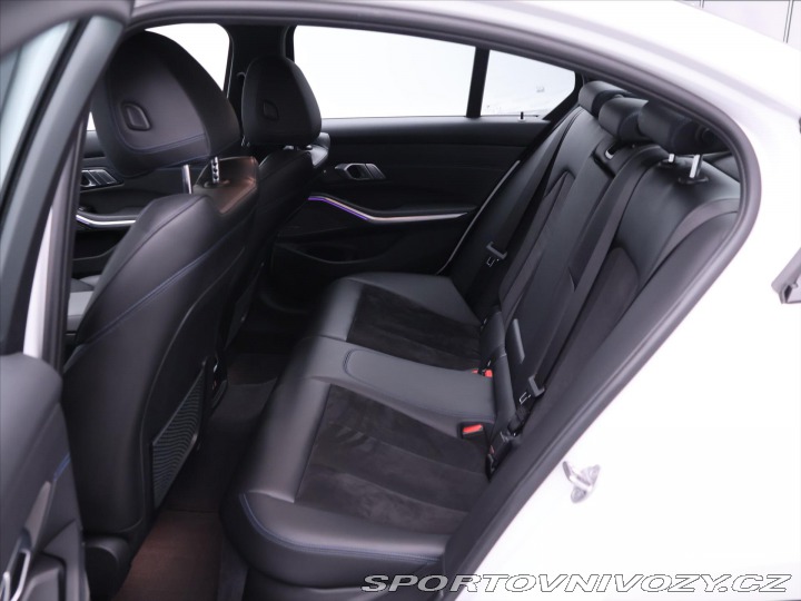 BMW 3 2.0 330i 190kW M-Sport CZ 2021