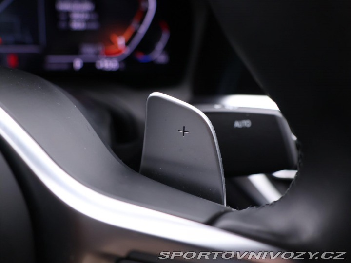 BMW 3 2.0 330i 190kW M-Sport CZ 2021