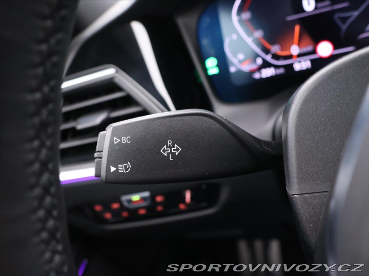 BMW 3 2.0 330i 190kW M-Sport CZ 2021