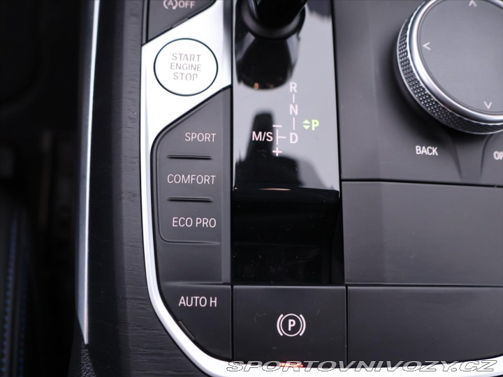 BMW 3 2.0 330i 190kW M-Sport CZ 2021