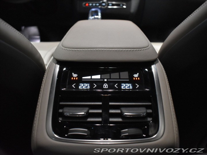 Volvo Ostatní modely XC90 2,0 T8 AWD PLUS Ventilace 2025
