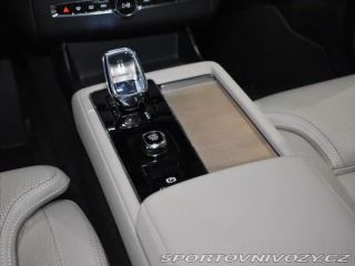 Volvo Ostatní modely XC90 2,0 T8 AWD PLUS Ventilace 2025