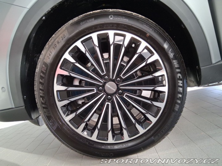 Ostatní značky Ostatní modely Omoda 9 Premium 1.5t GDI SHS AWD 2026